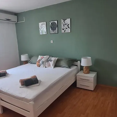 Guest house And Sanja