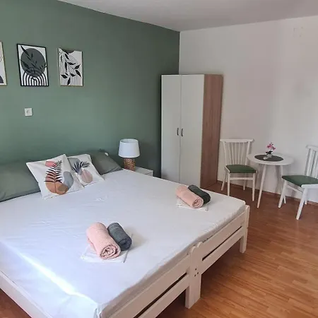 And Sanja Vendégház 3*