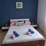 Apartments&rooms Sanja Gasthuis 3*