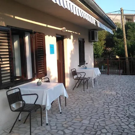 And Sanja סיביני קרמפוצקי