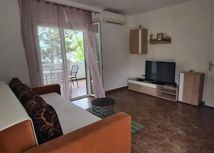 Guest house And Sanja