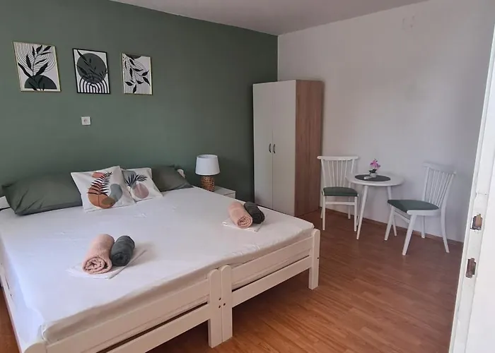 Guest house And Sanja 3*