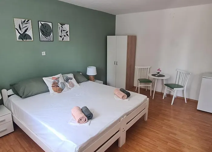 Guest house And Sanja Sibinj Krmpotski